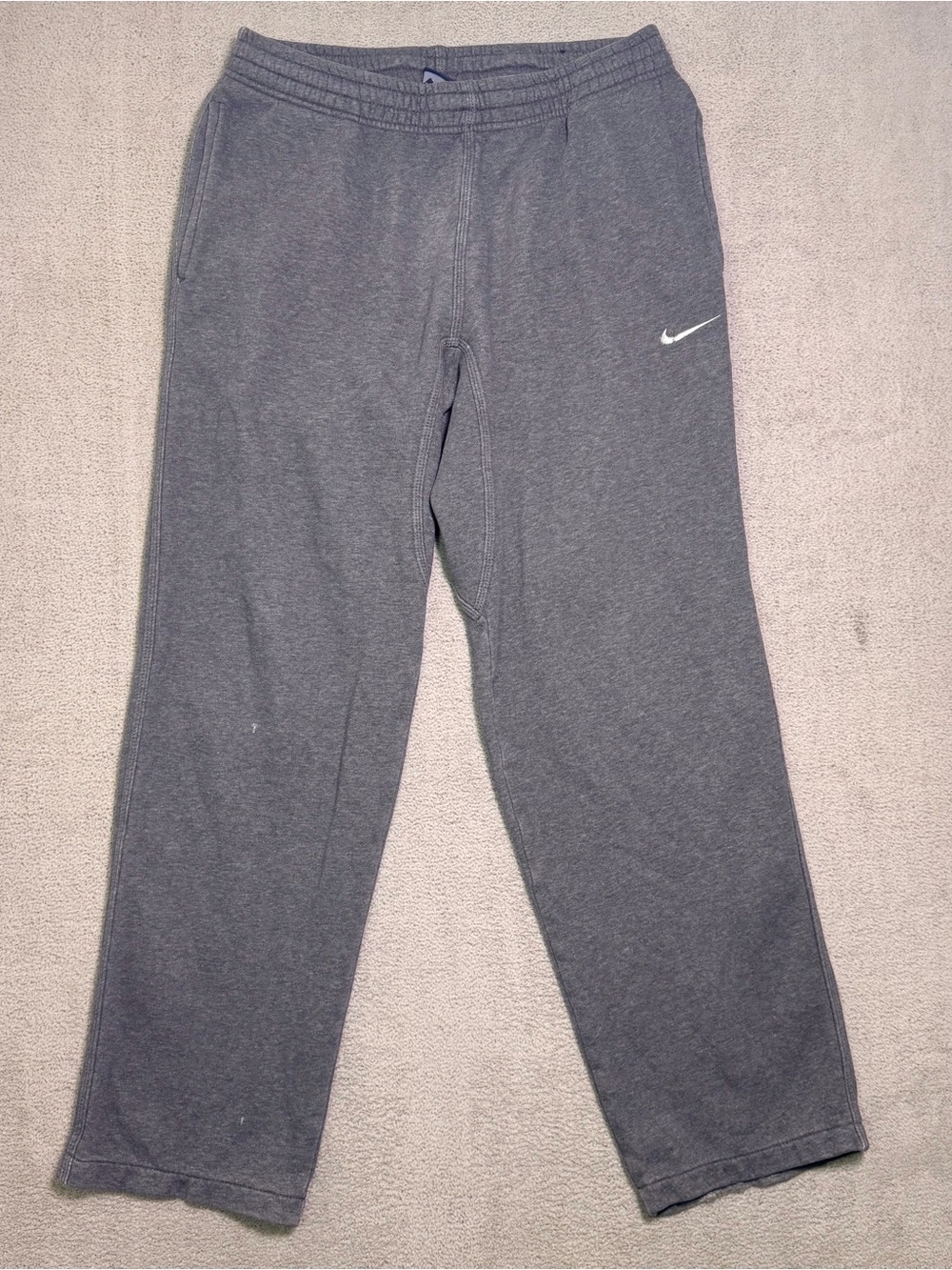 Nike Sportswear Club Fleece Sweatpants Men’s Medium Charcoal Gray Open Hem